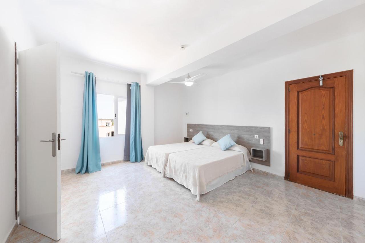 Hostal Cala Llombards Extérieur photo